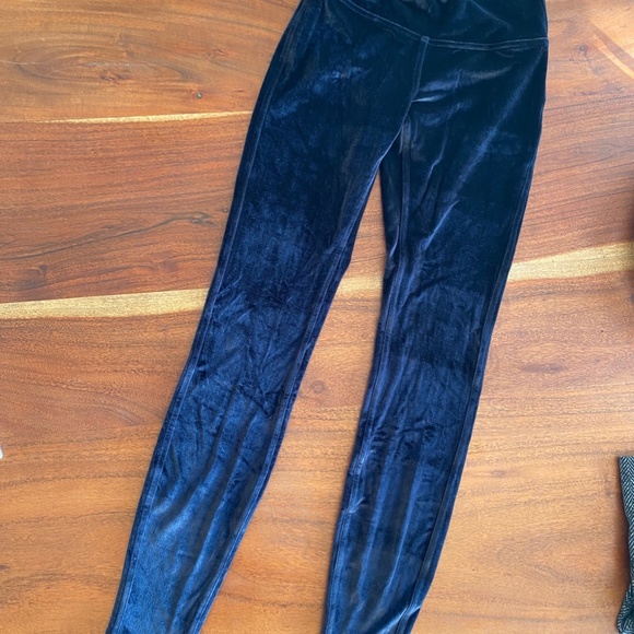 Lululemon Wunder Under Crushed Velvet Legging- Size 4 - Picture 2 of 3